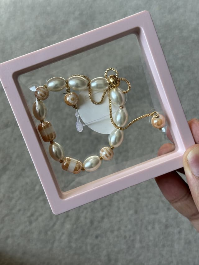 Minimal striped bracelet